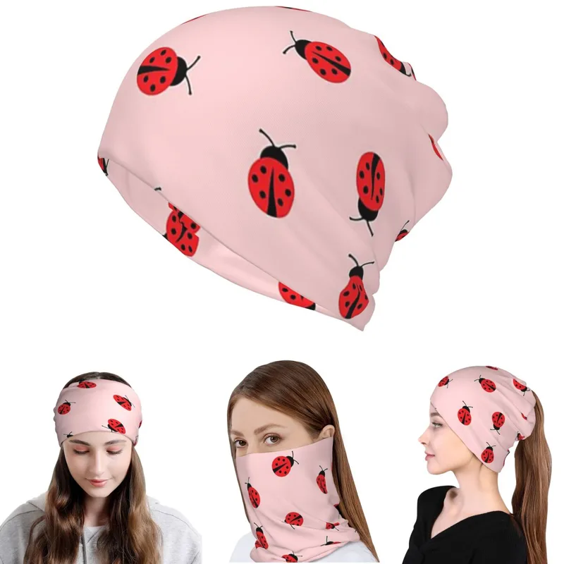 Beanie Winter Hat - Schattig lieveheersbeestje op roze achtergrond Bandana